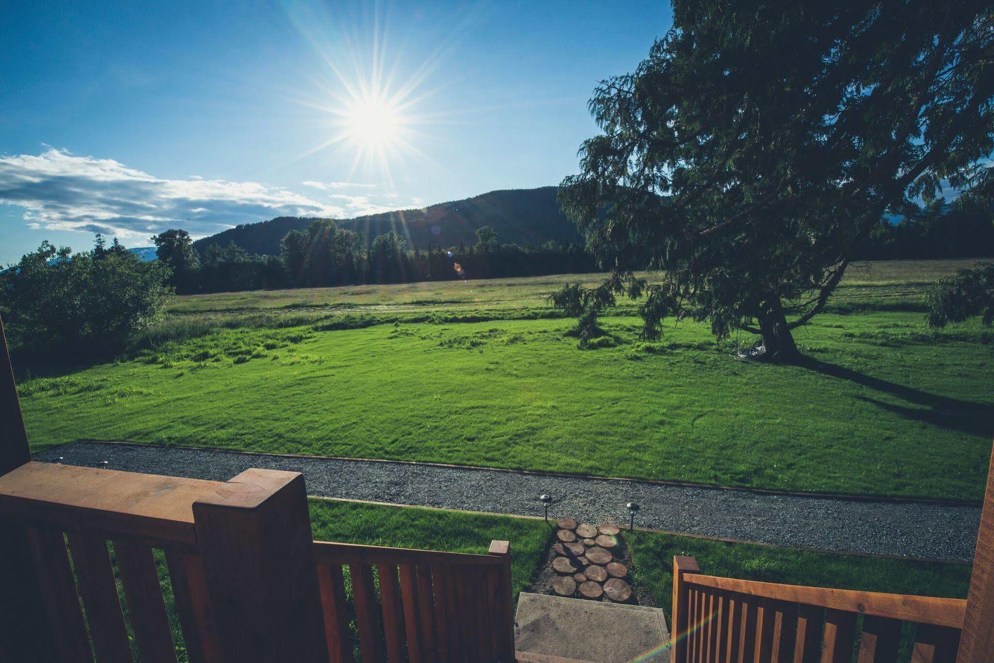 Hidden Acres Farm And Treehouse Resort Terrace Ngoại thất bức ảnh